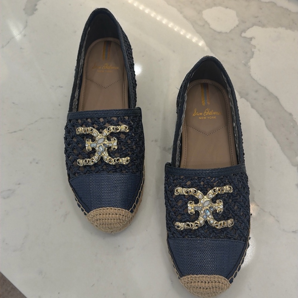 Brand New Never Worn vacation style espadrille!
